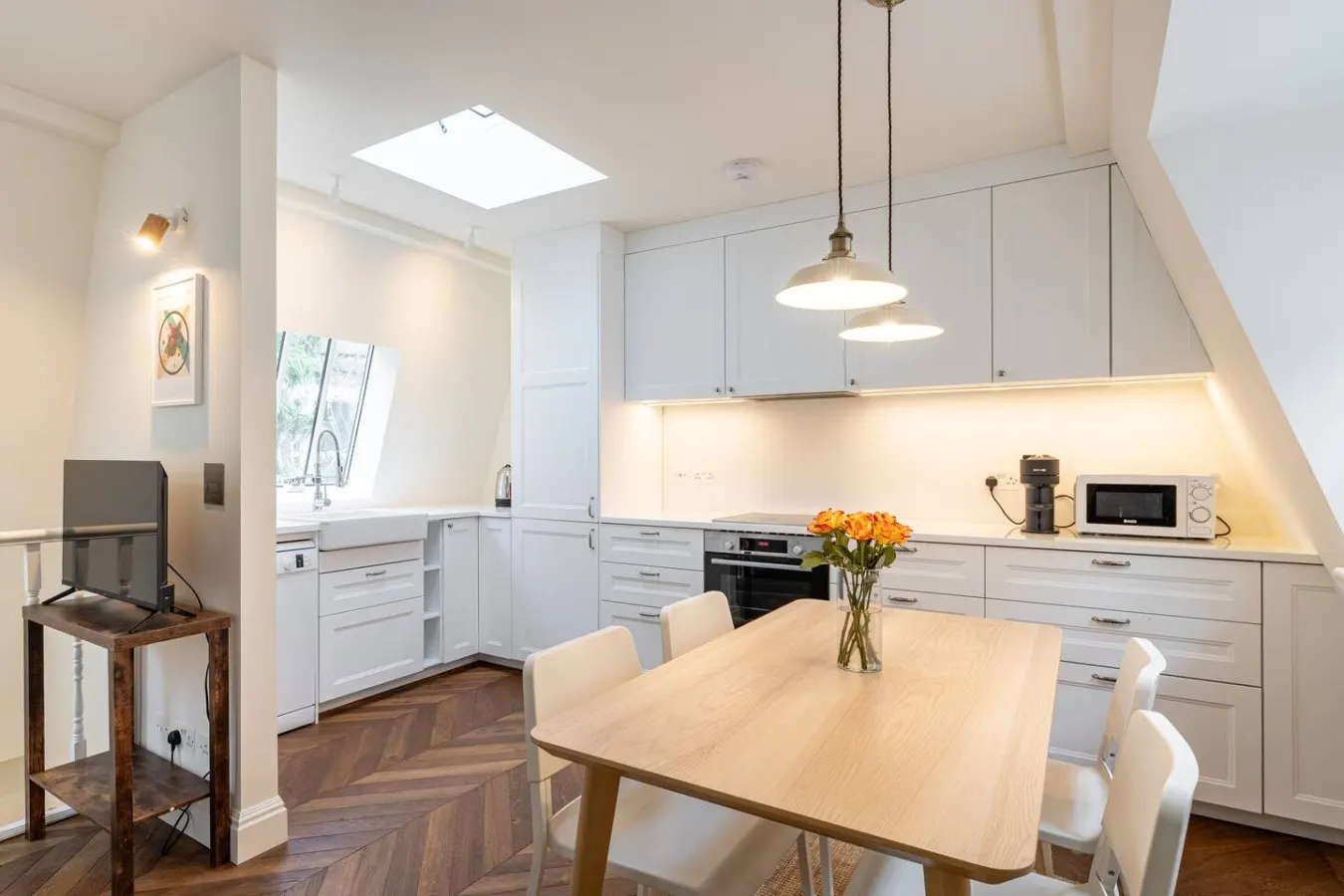 Kensington 2-Bed Mews House Next to Holland Park 11