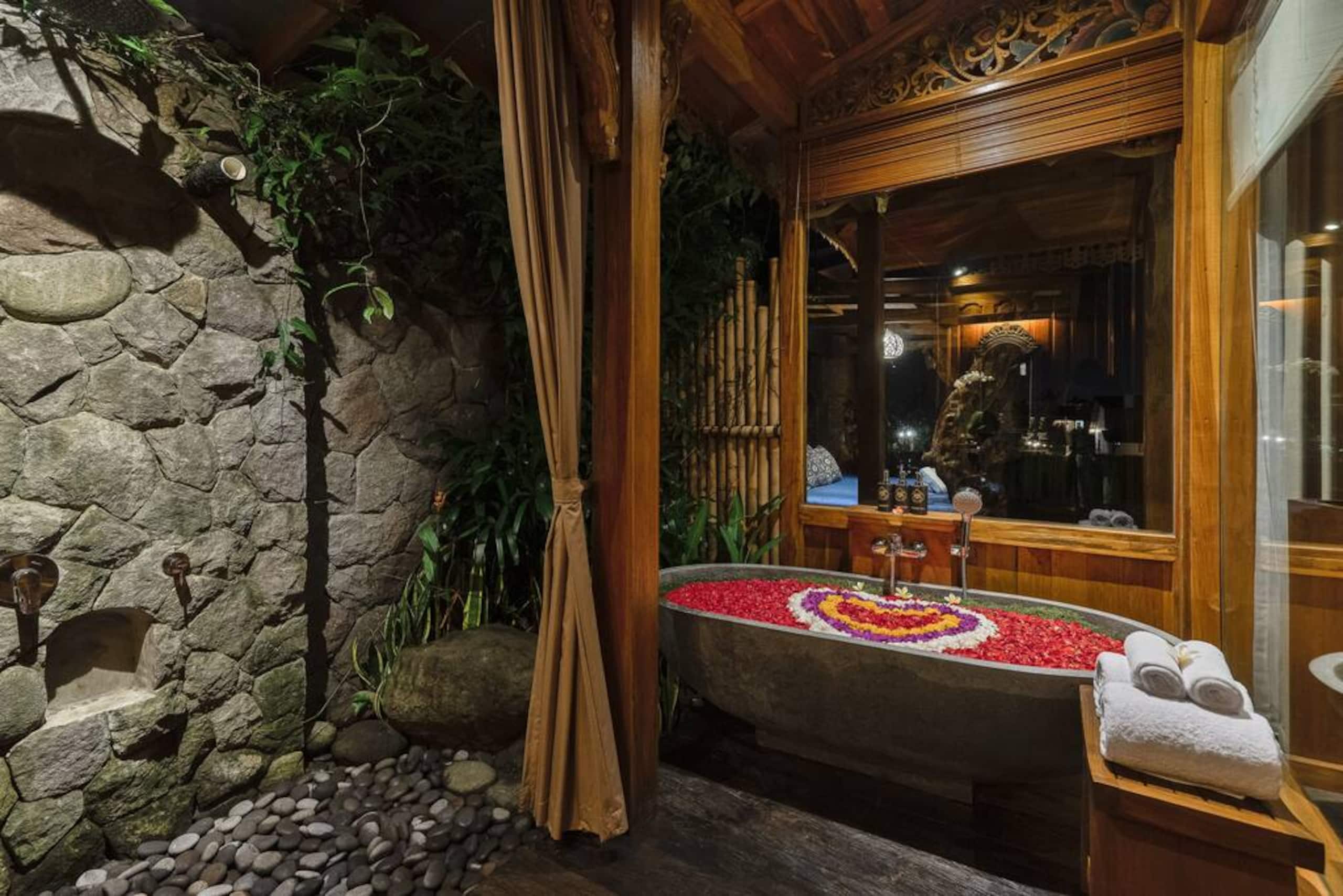 Hideaway Living w/ Ricefield View in Heart of Ubud 32