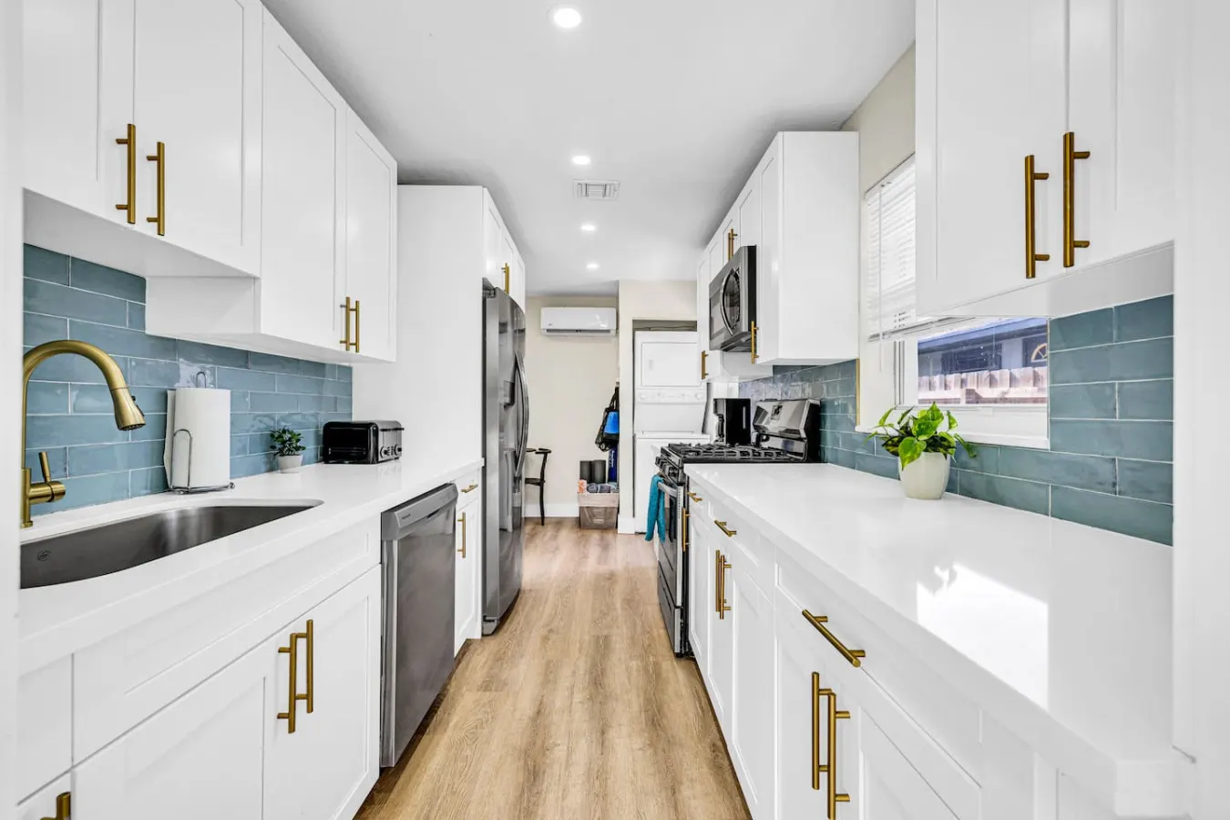 Apartment By The Avenue Delray Beach -Heated Pool 10
