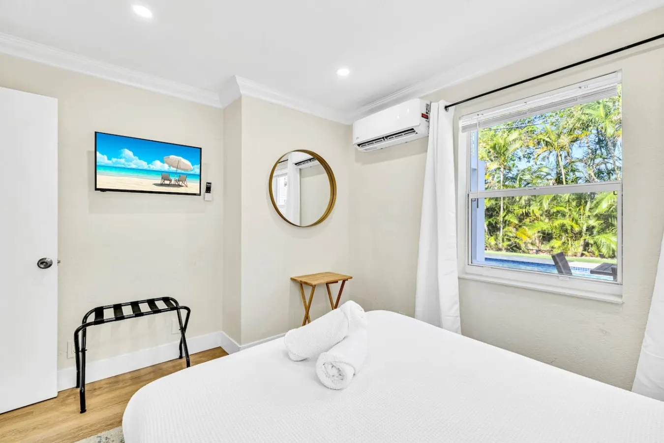 Apartment By The Avenue Delray Beach -Heated Pool 17