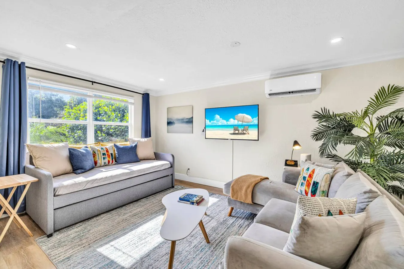 Apartment By The Avenue Delray Beach -Heated Pool 7