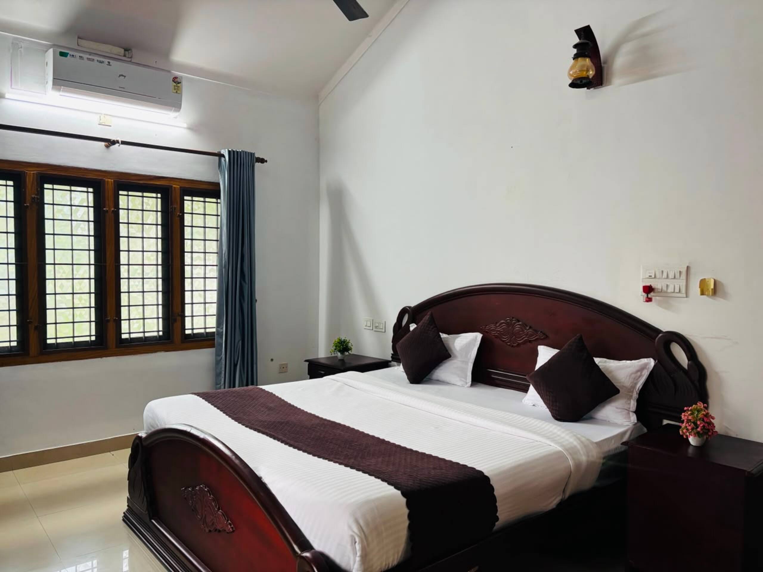 Guruvayoor courtyard illam Heritage l 4BH AC VILLA 27