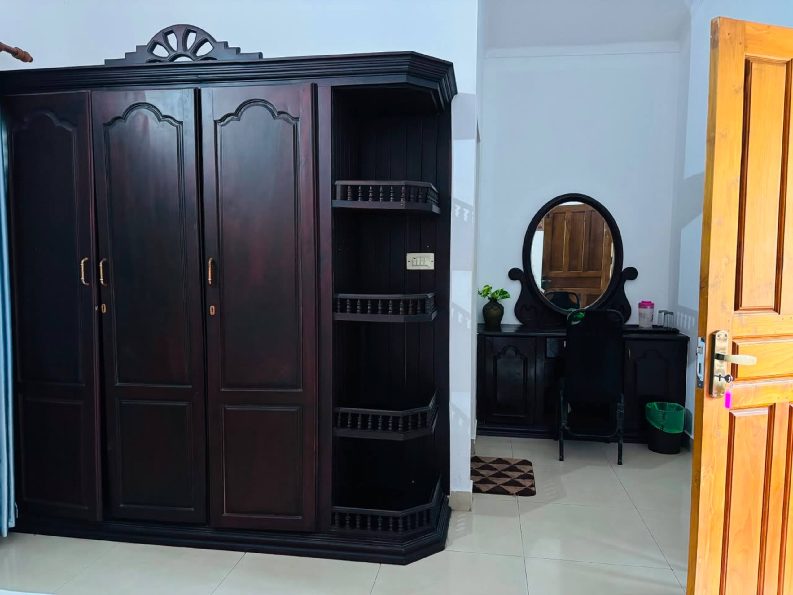 Guruvayoor courtyard illam Heritage l 4BH AC VILLA 29
