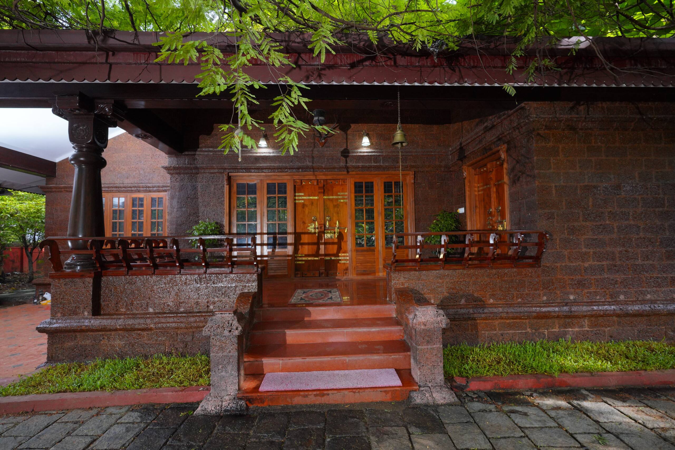 Guruvayoor courtyard illam Heritage l 4BH AC VILLA 25