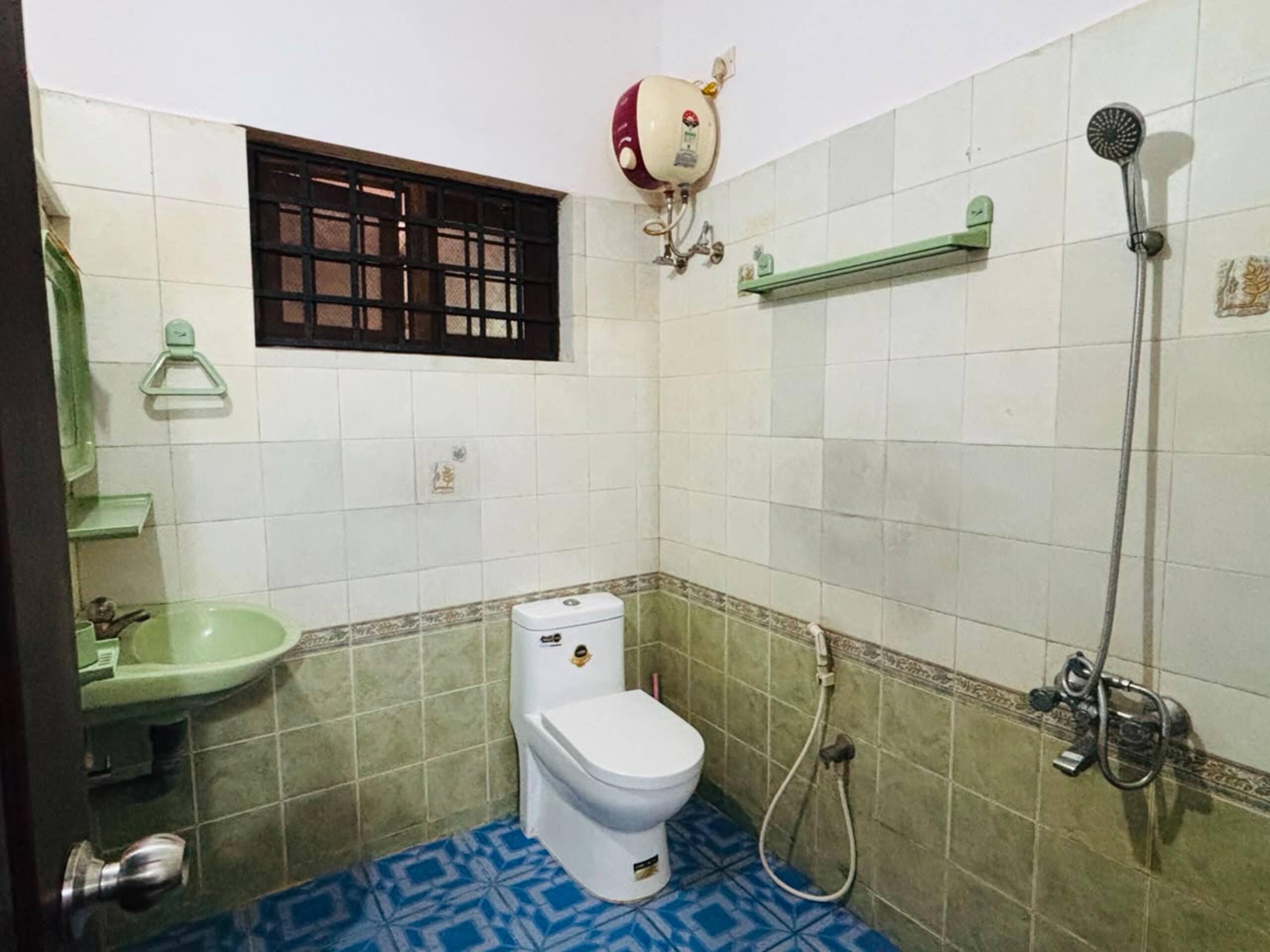 Guruvayoor courtyard illam Heritage l 4BH AC VILLA 34
