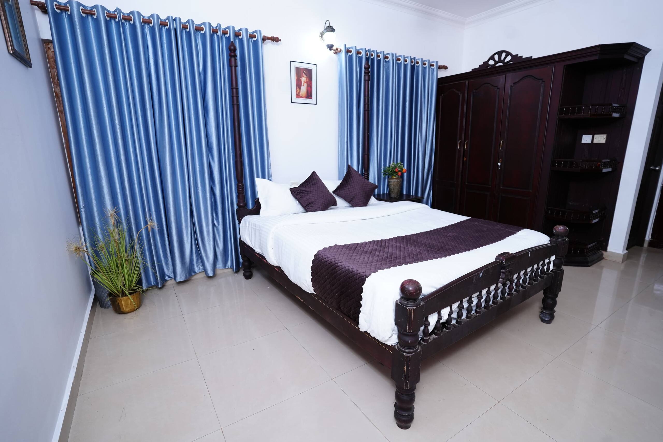 Guruvayoor courtyard illam Heritage l 4BH AC VILLA 13