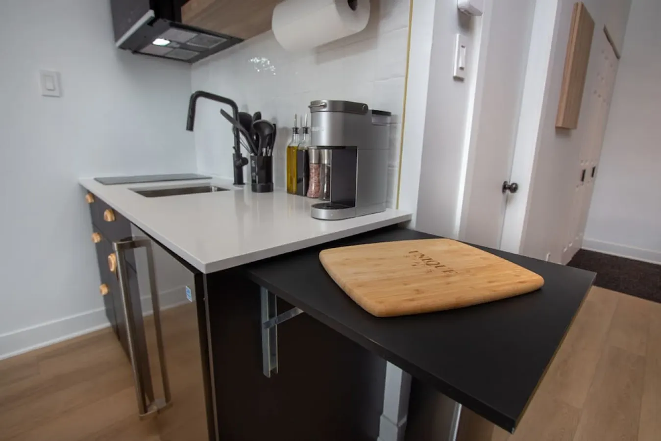 Studio13/Plateau/St-Denis/Terraces/SelfCheck-In/AC 13
