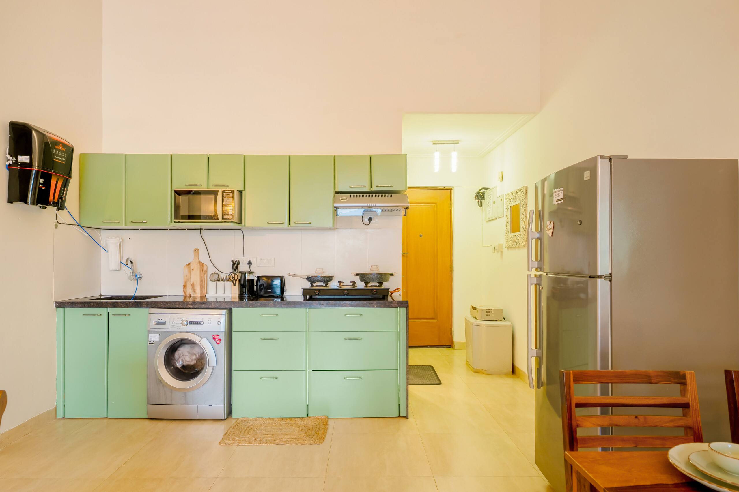 2BHK Penthouse w/ Pool & Balcony, 5min to Thalassa 17