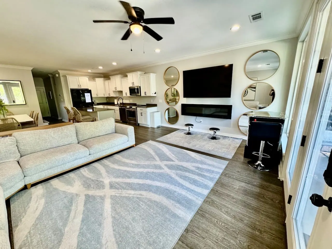 Long Beach Lake House 13