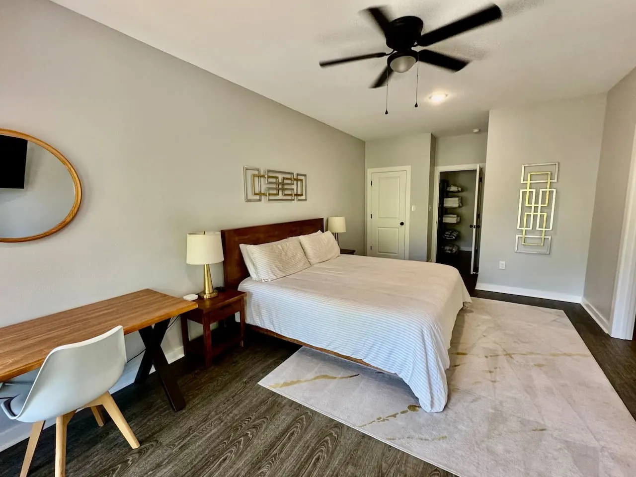 Long Beach Lake House 18
