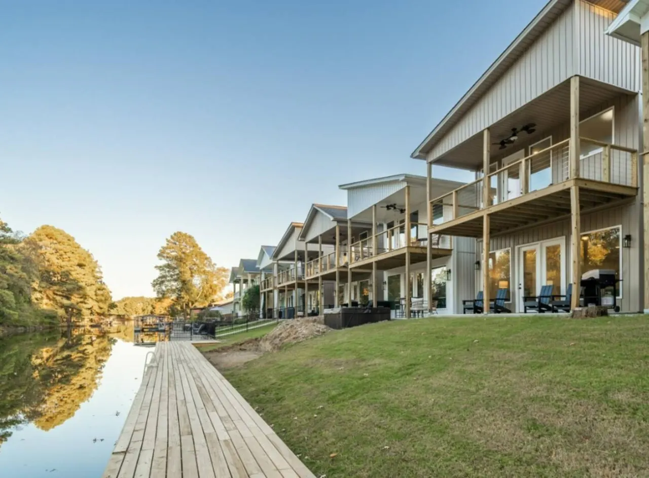 Long Beach Lake House 4