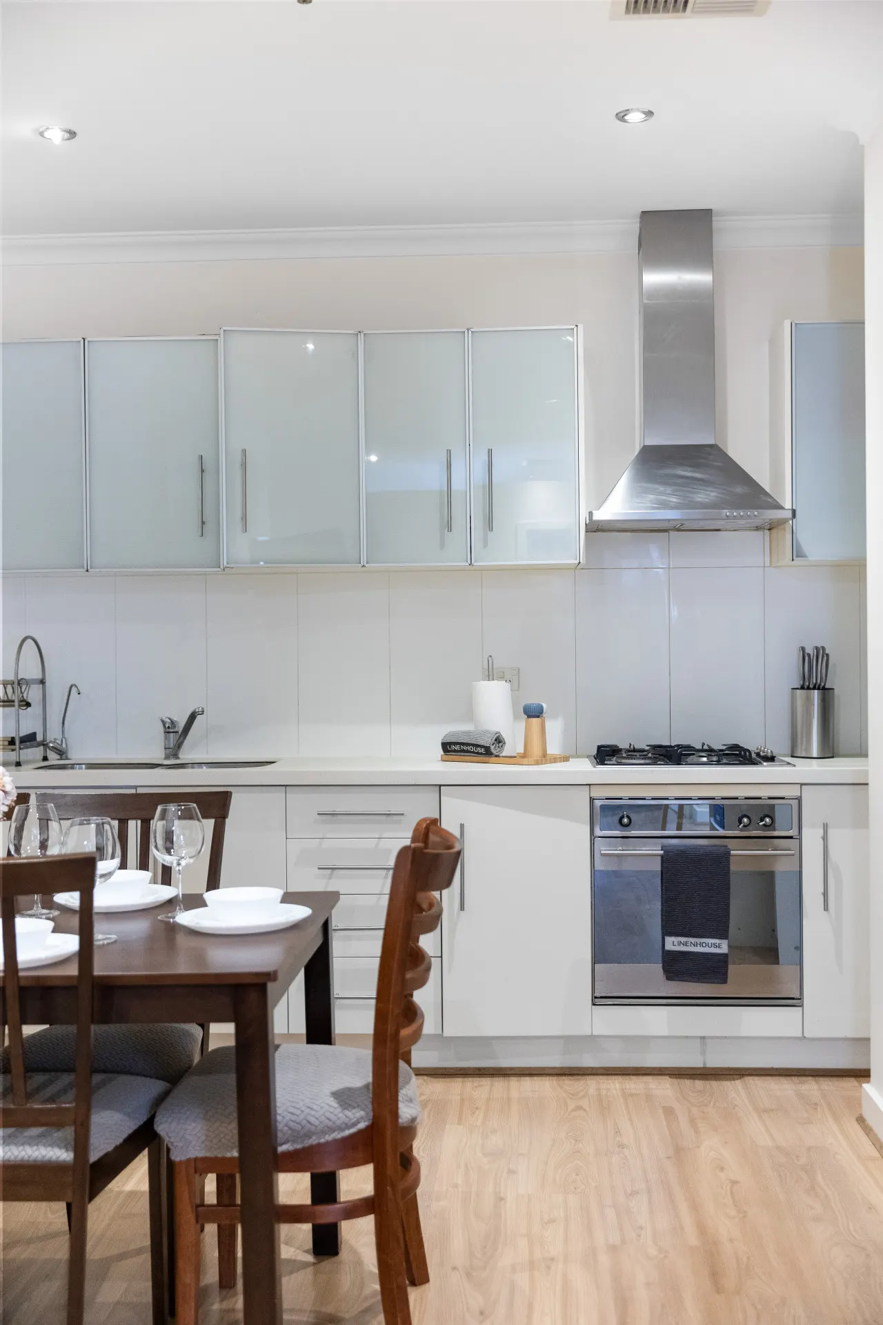 Highlife on Grenfell - 3BR, Wifi, Workspace 10