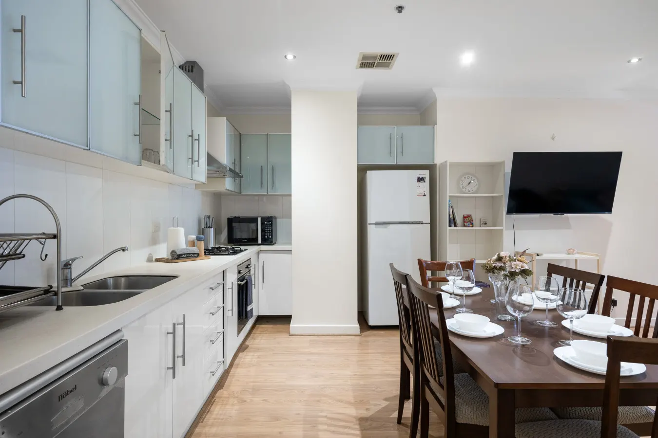Highlife on Grenfell - 3BR, Wifi, Workspace 11