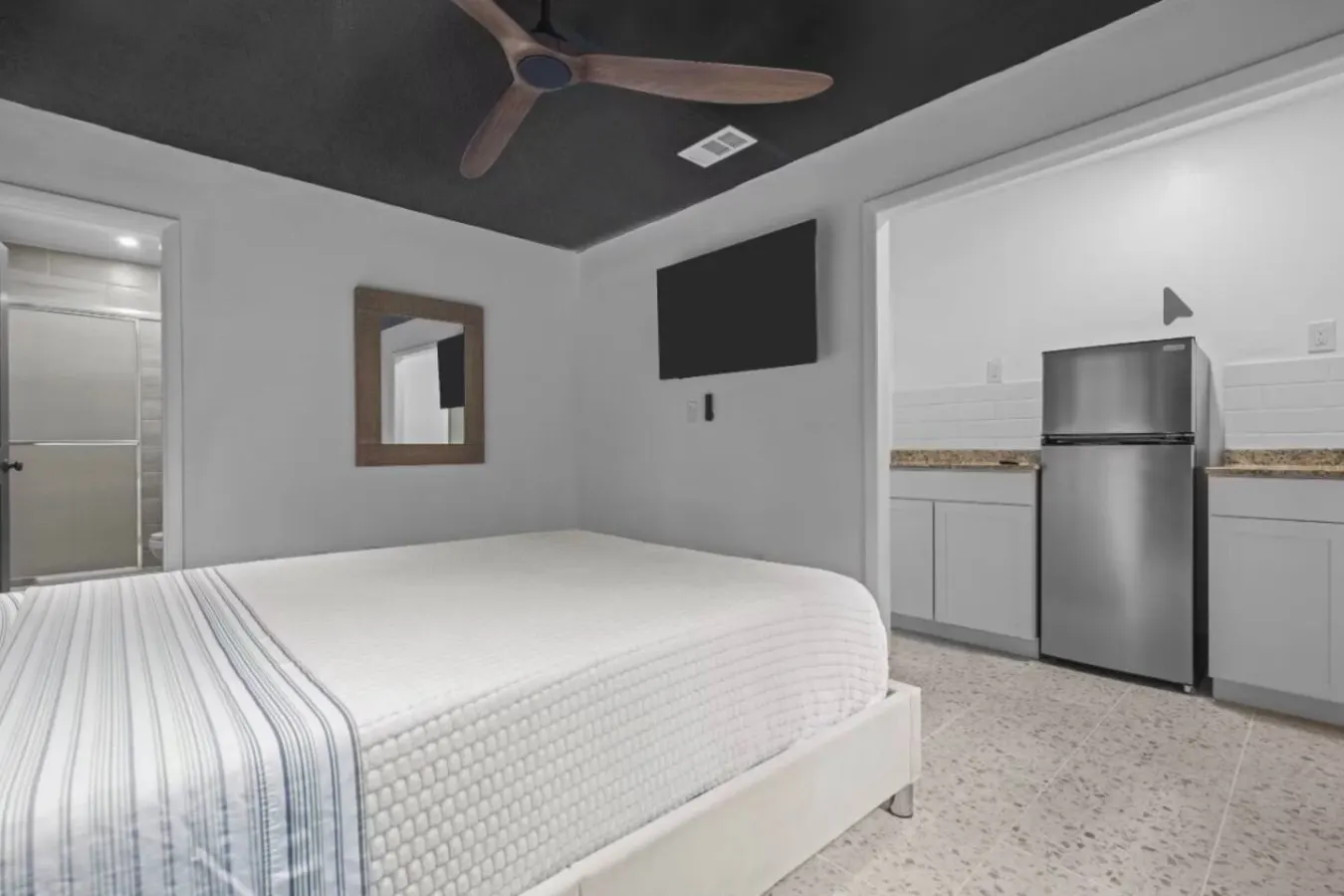 Morado II Stylish Guest Suite Near UF 5