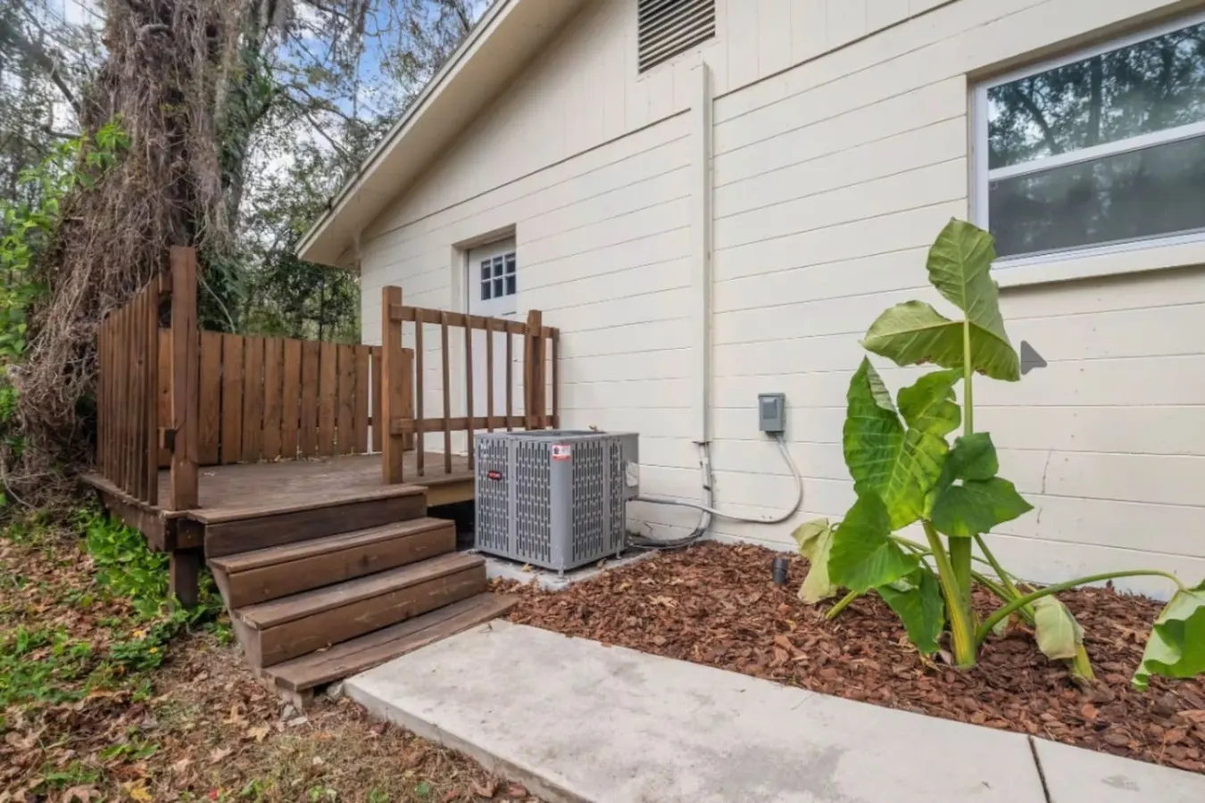 Morado II Stylish Guest Suite Near UF 8