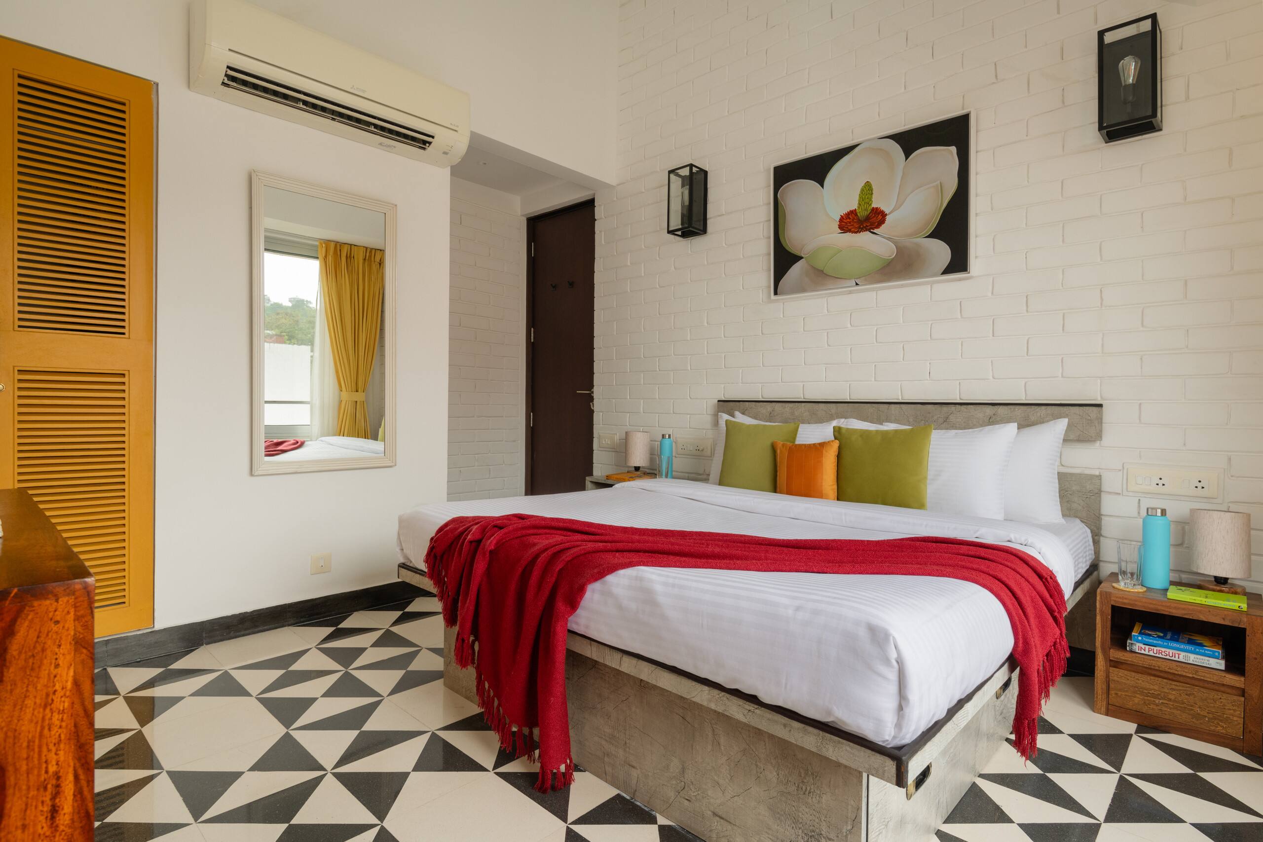ElArbol | Skylight Apt | WiFI | Ac Balcony 8