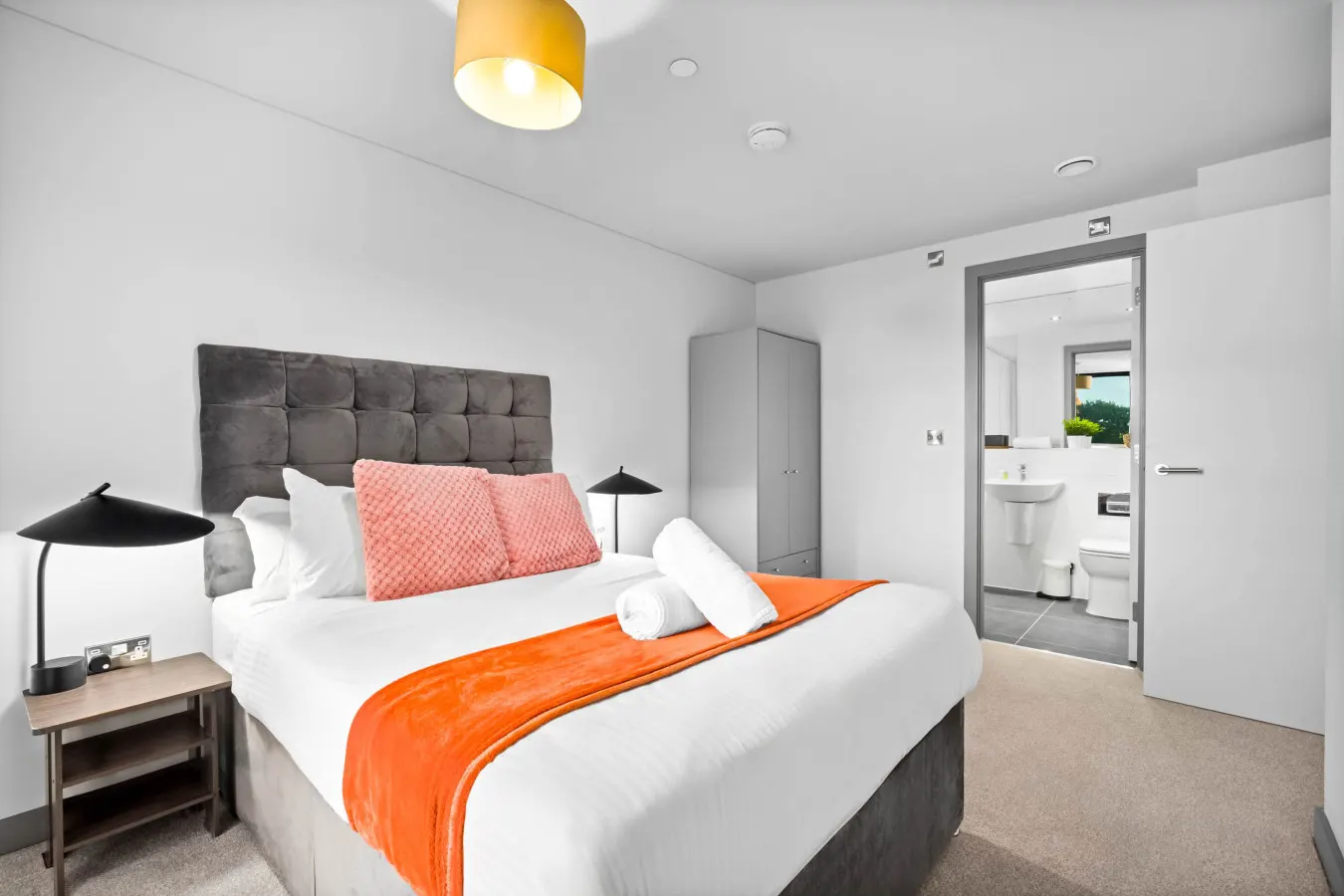 Elegant Two Bedroom Apartment - Fast WiFi - Netflix - Jewellery Quarter 16