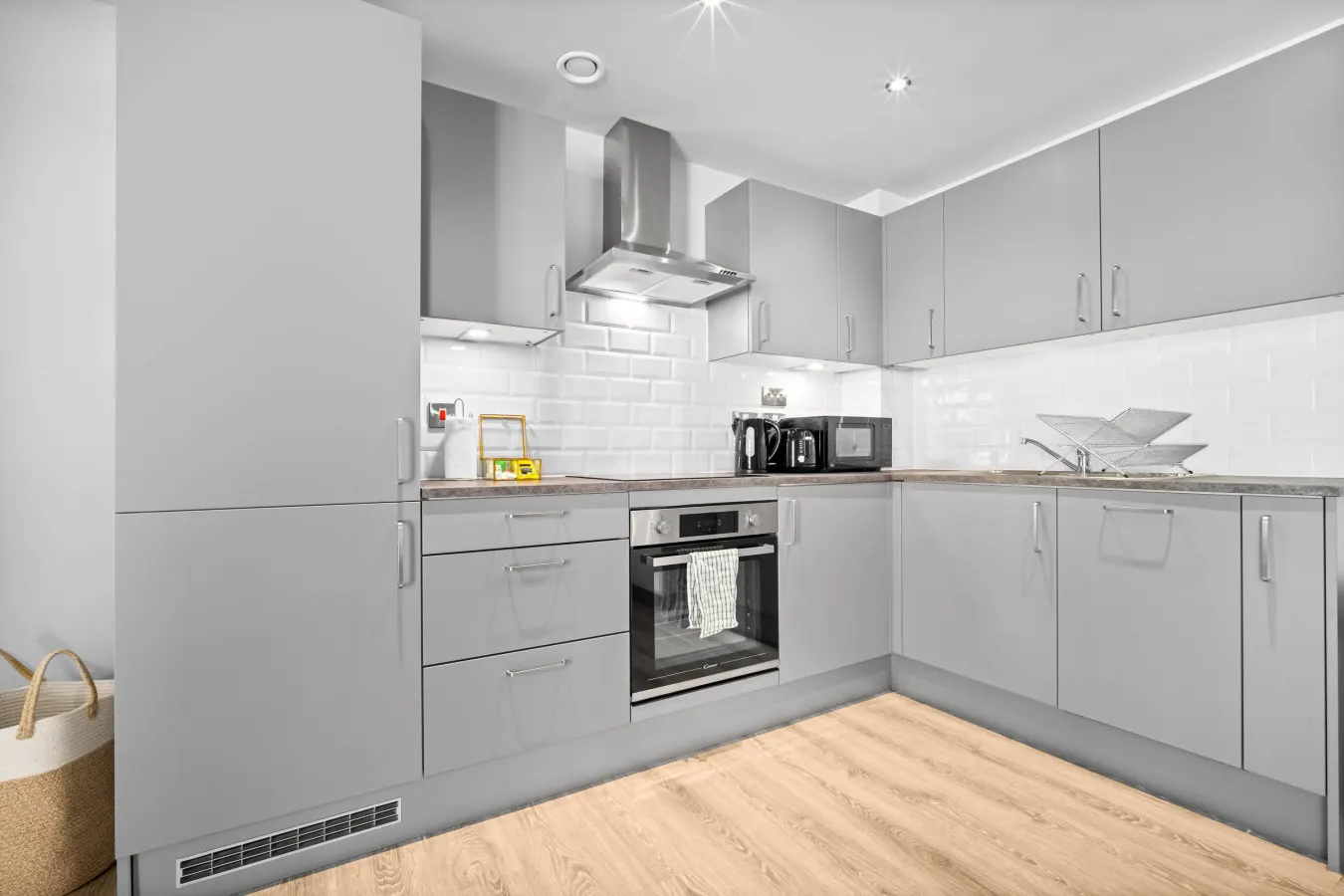 Elegant Two Bedroom Apartment - Fast WiFi - Netflix - Jewellery Quarter — photo 3