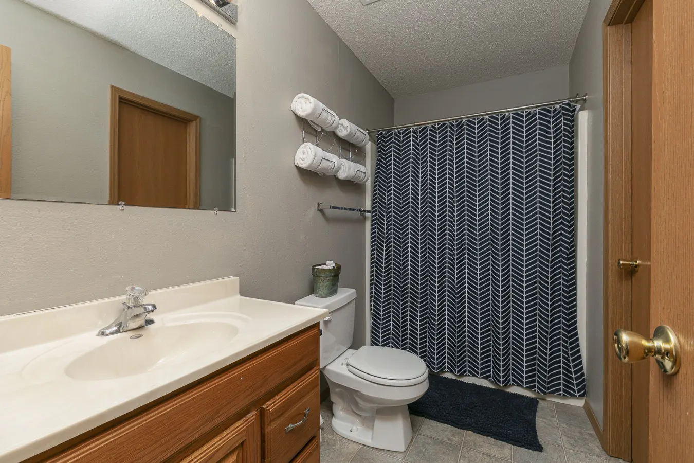 Prime Location Cottage Home- King Suite 17