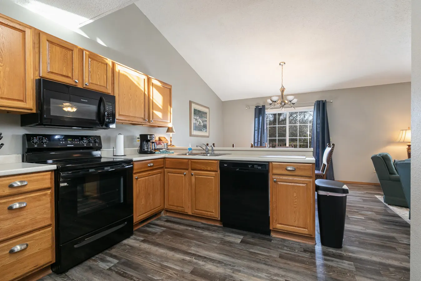 Prime Location Cottage Home- King Suite 6