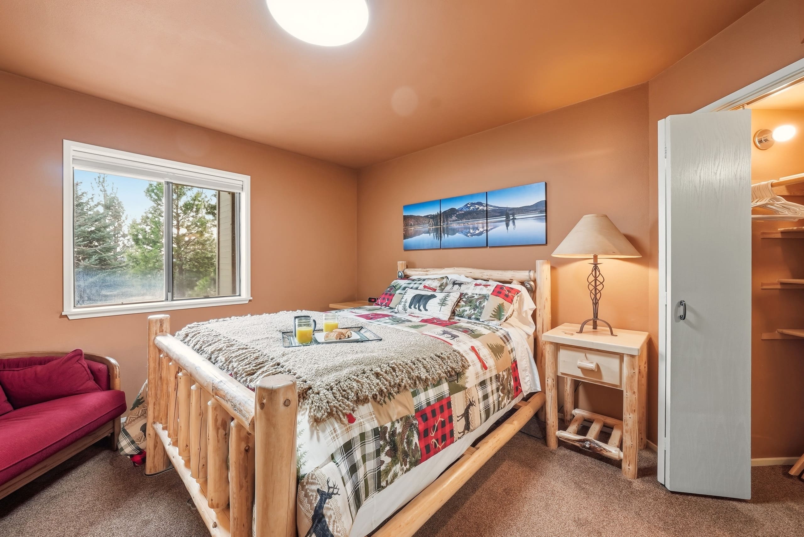Executive Lodge w/ Hot Tub & Views, Bend 7