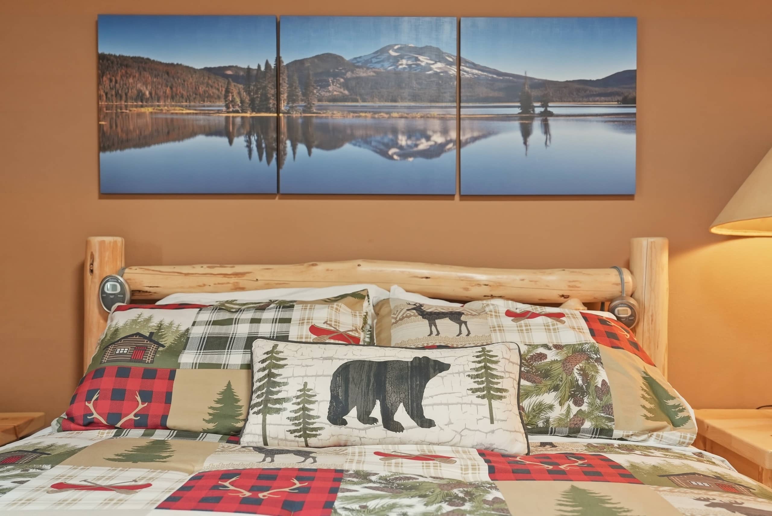 Executive Lodge w/ Hot Tub & Views, Bend 37