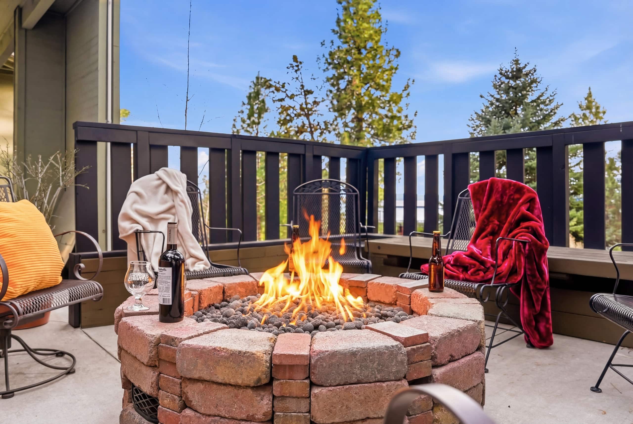 Executive Lodge w/ Hot Tub & Views, Bend 12