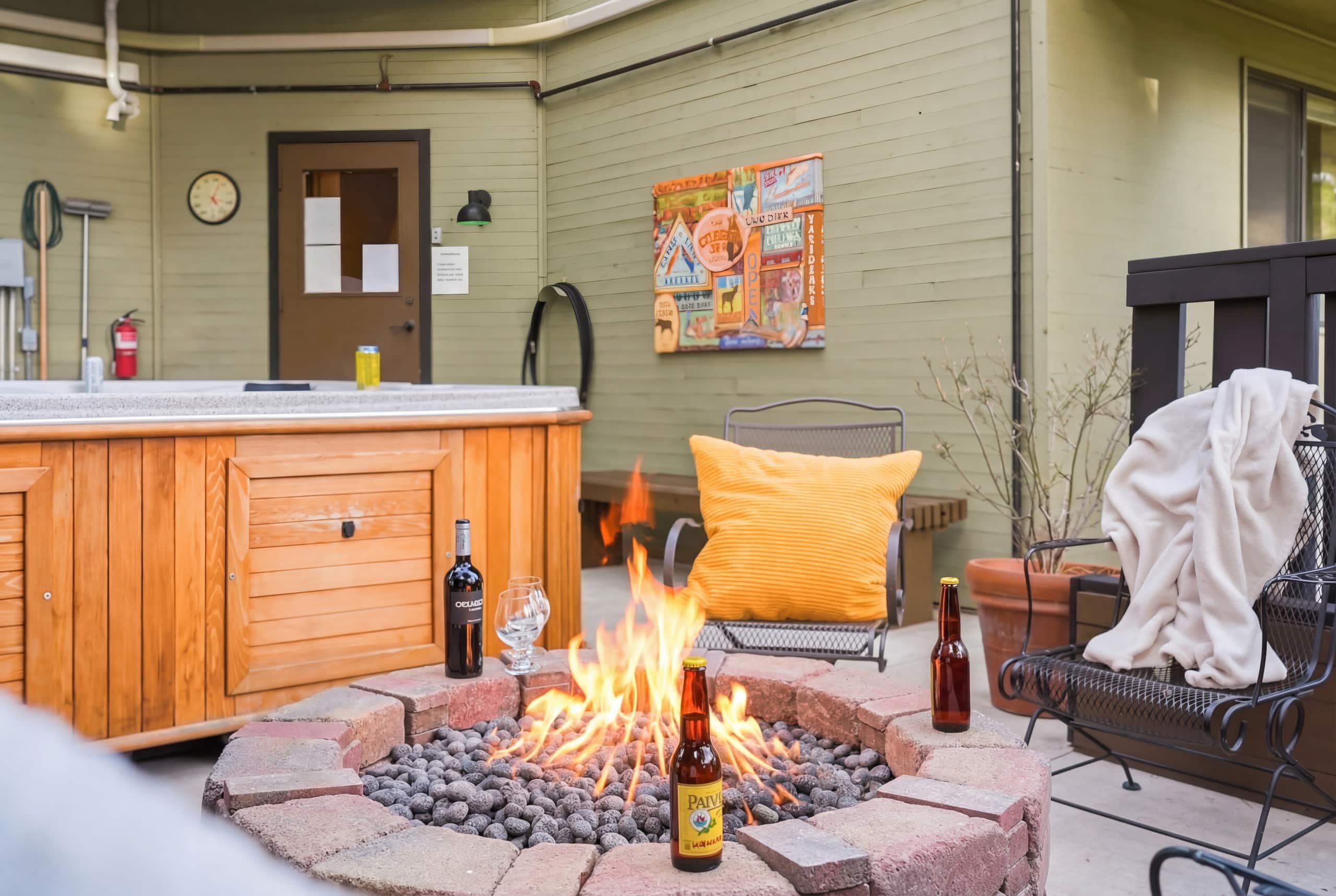 Executive Lodge w/ Hot Tub & Views, Bend — photo 2