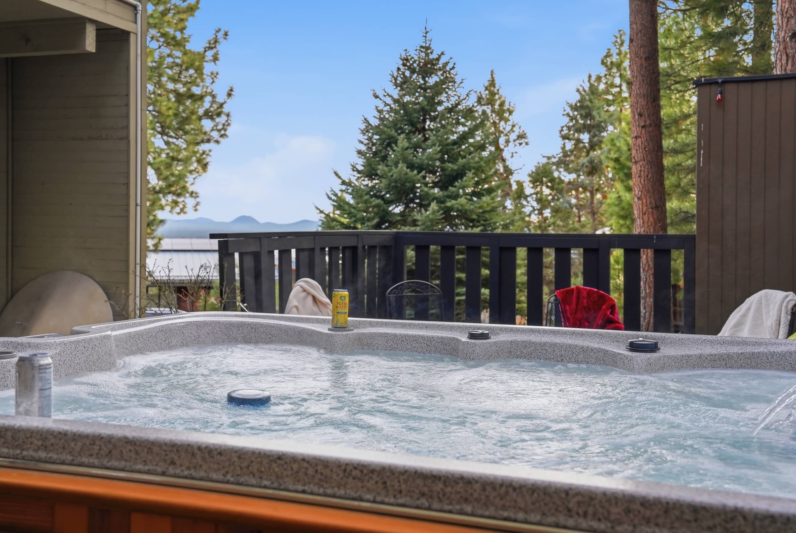 Executive Lodge w/ Hot Tub & Views, Bend 9