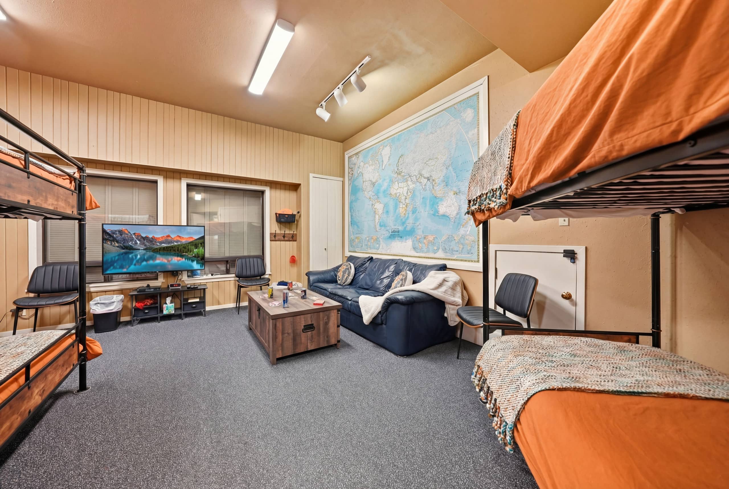 Executive Lodge w/ Hot Tub & Views, Bend 8