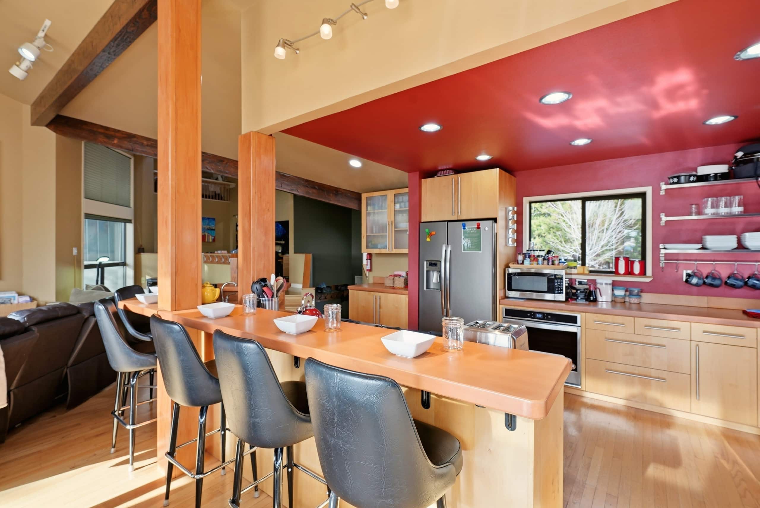 Executive Lodge w/ Hot Tub & Views, Bend 21