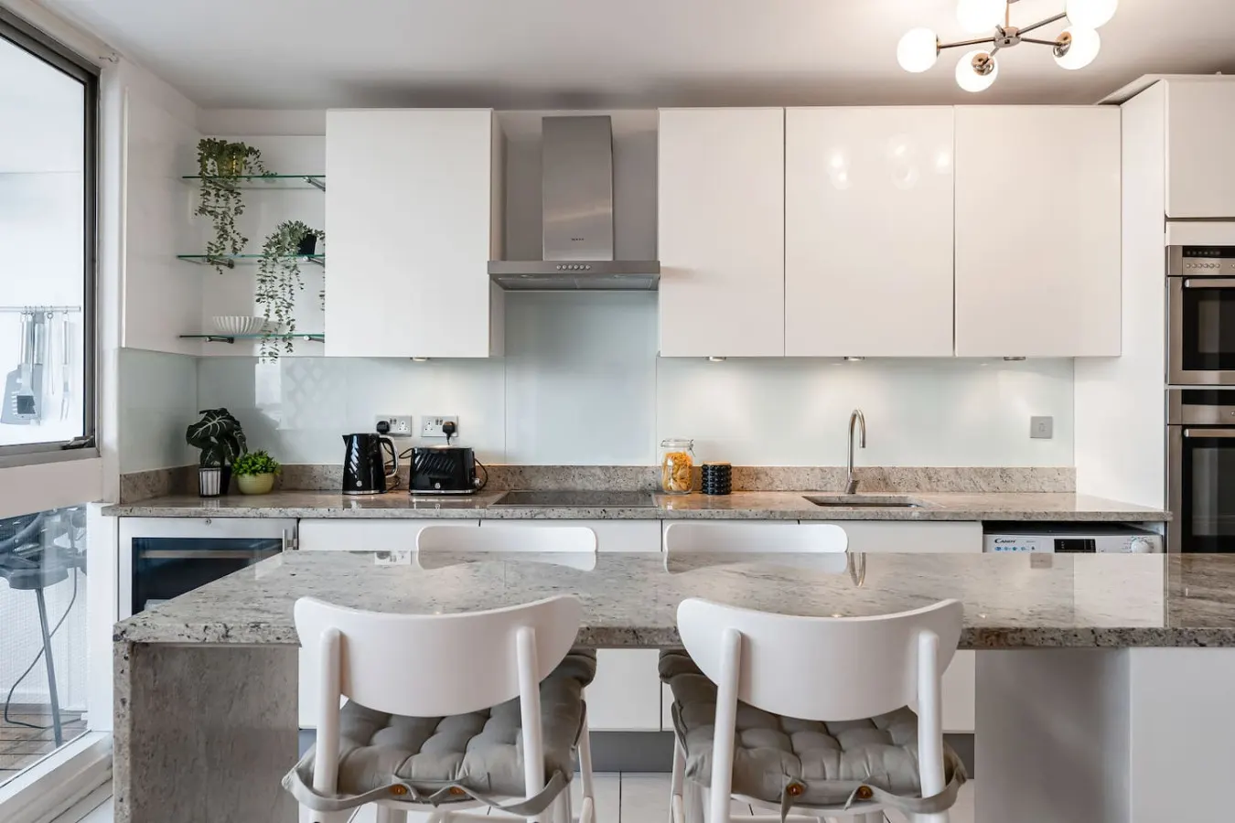 2-Bed Marylebone Skyline Views BBQ & Balcony 9