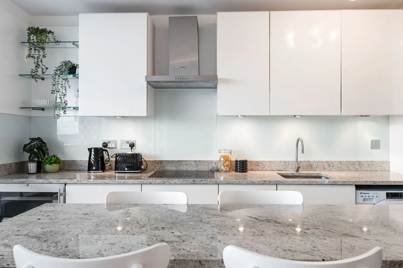 2-Bed Marylebone Skyline Views BBQ & Balcony 10