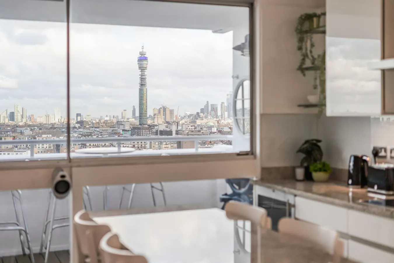 2-Bed Marylebone Skyline Views BBQ & Balcony 12