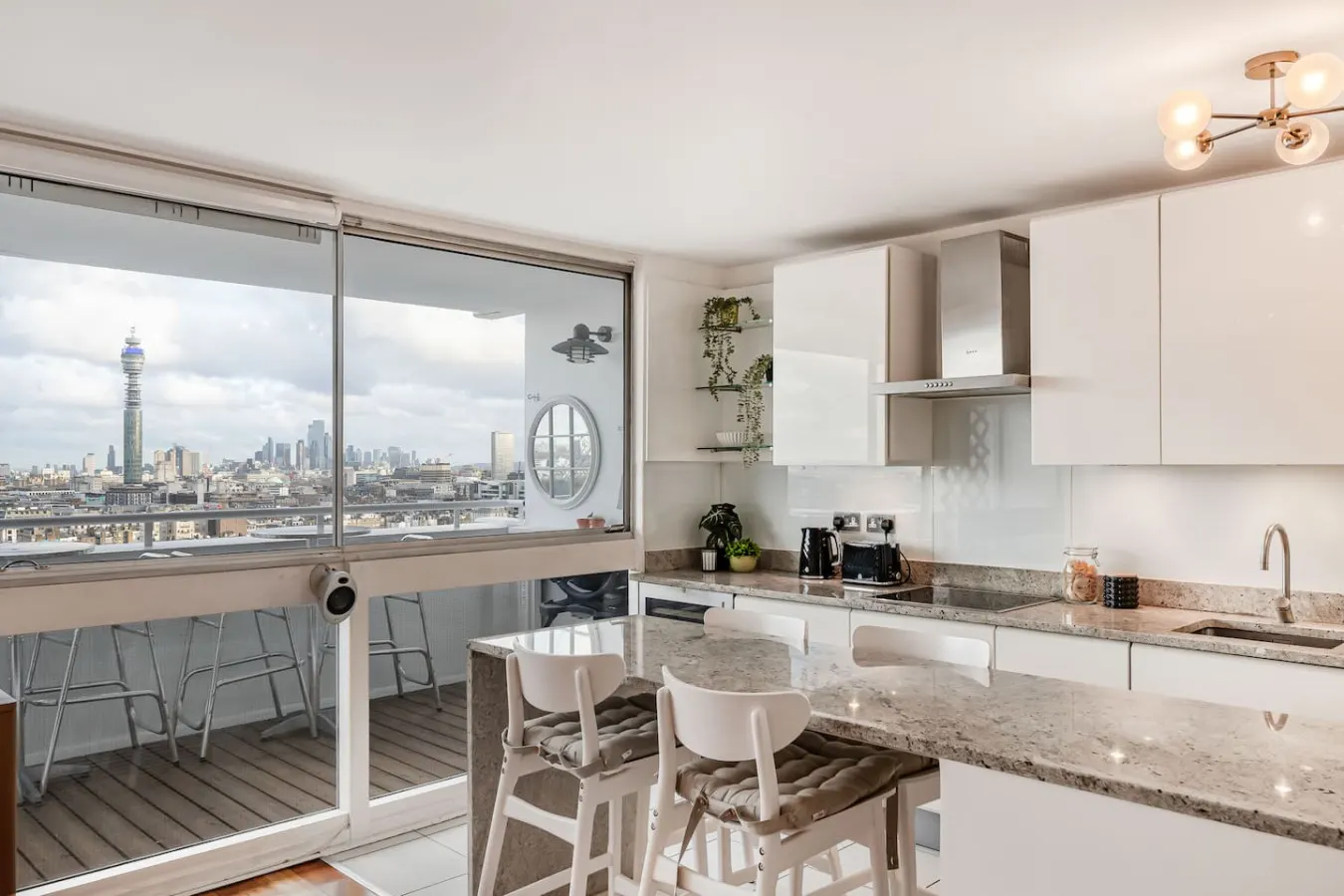 2-Bed Marylebone Skyline Views BBQ & Balcony 7