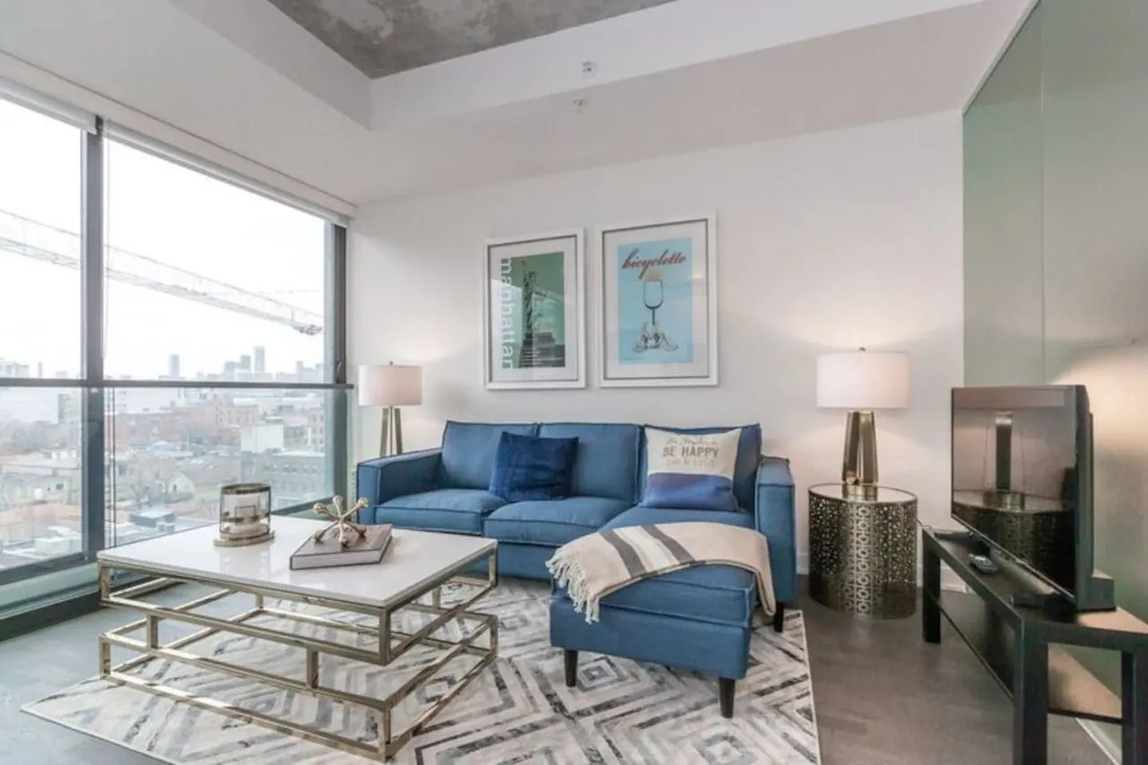 Luxury Living • Modern 1BR • Popular King West