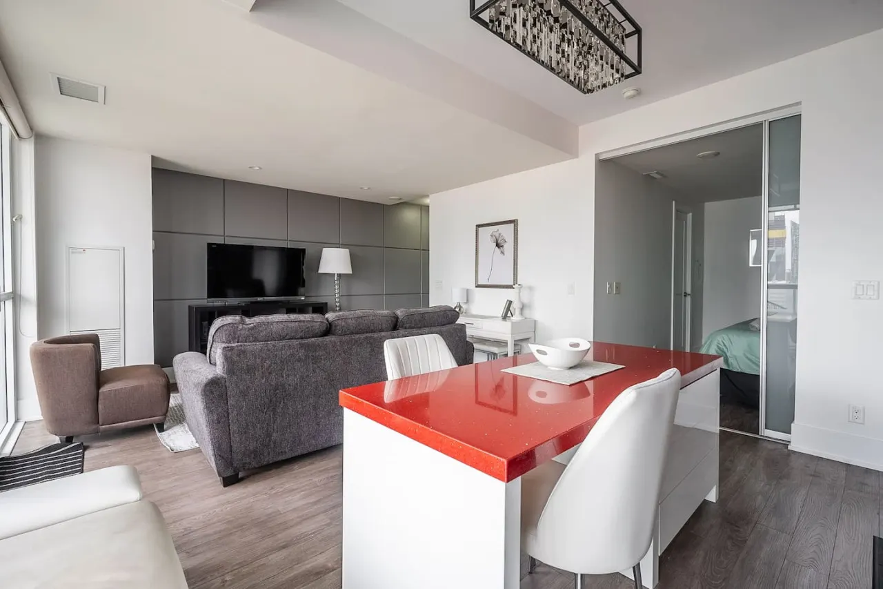 Luxury 1BR Luxury Condo Sleeps 4 Free Parking 12