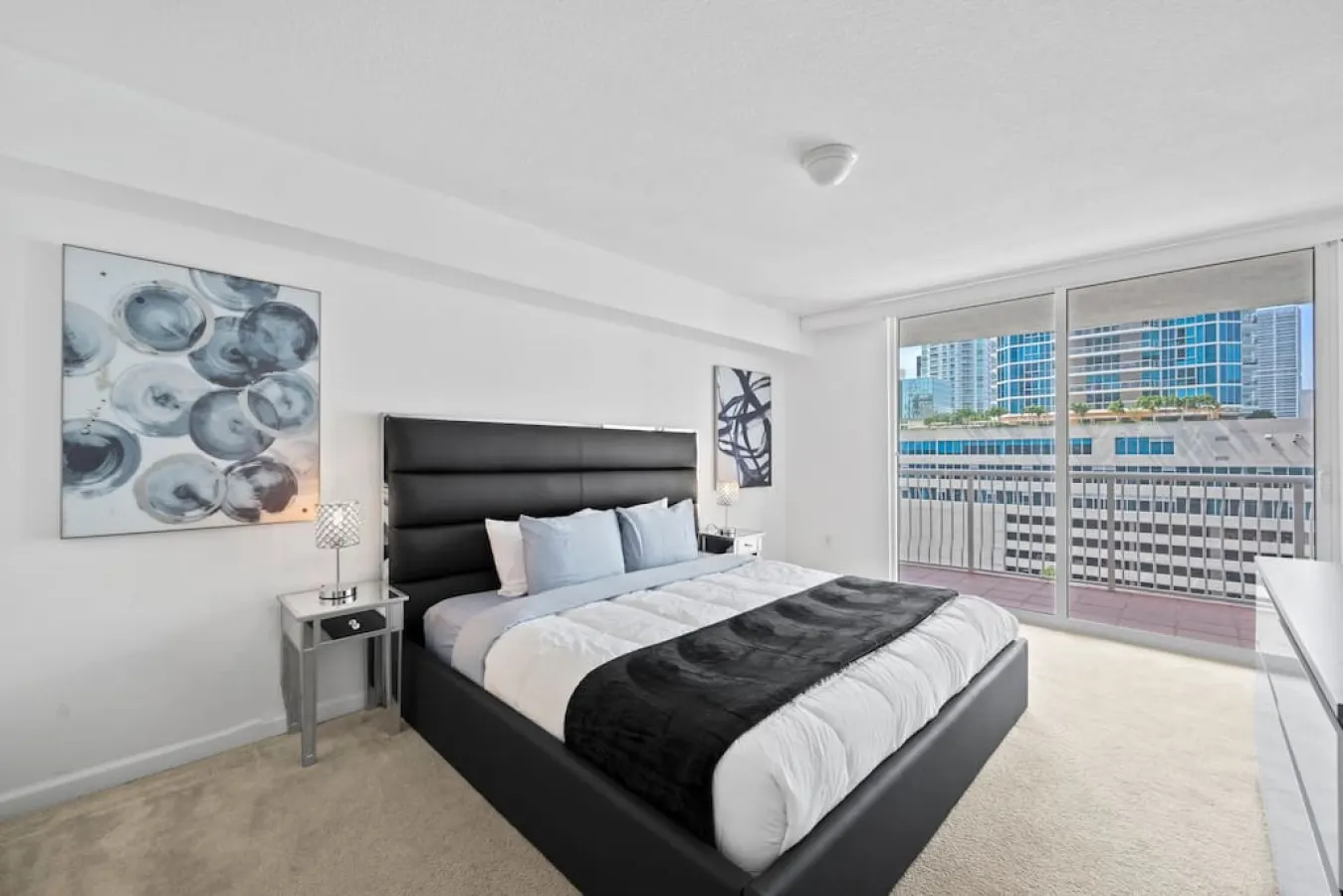 Well Located Unit with parking - Heart Of Brickell 9