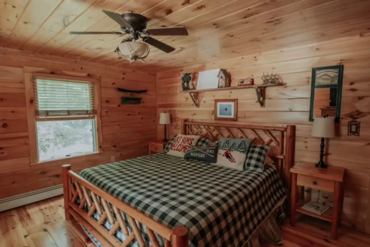 Woodsy Maine getaway, by Sunday River with New Hot Tub 11