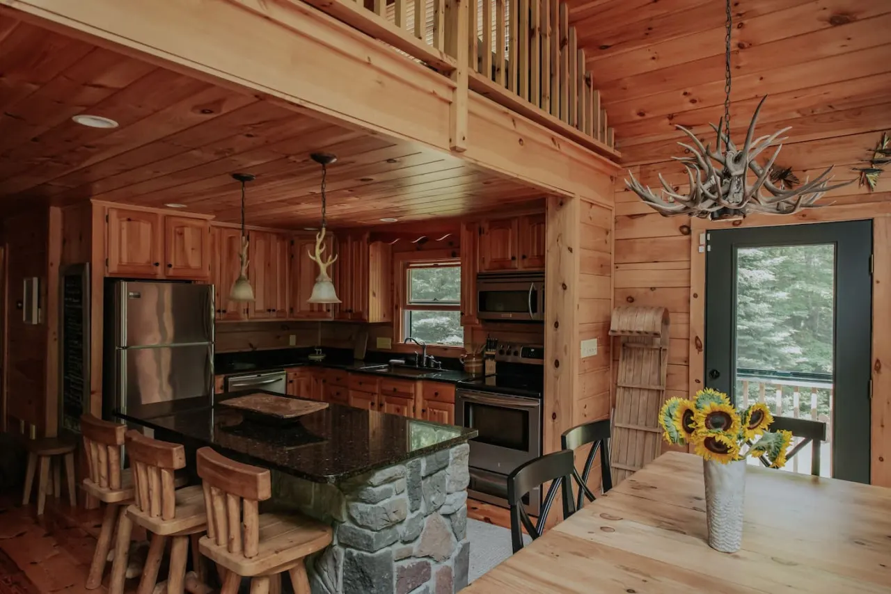 Woodsy Maine getaway, by Sunday River with New Hot Tub — photo 3