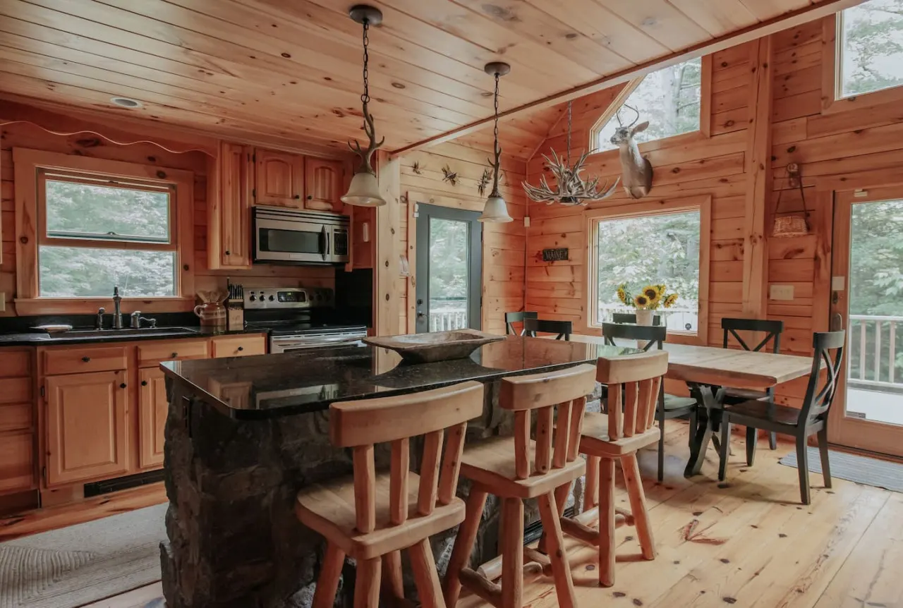 Woodsy Maine getaway, by Sunday River with New Hot Tub 7