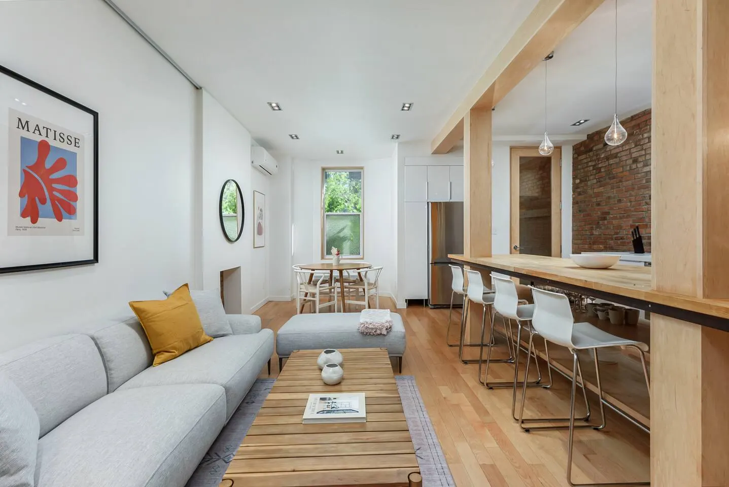 Luxury Retreat in Le Plateau with Outdoor Patio 4