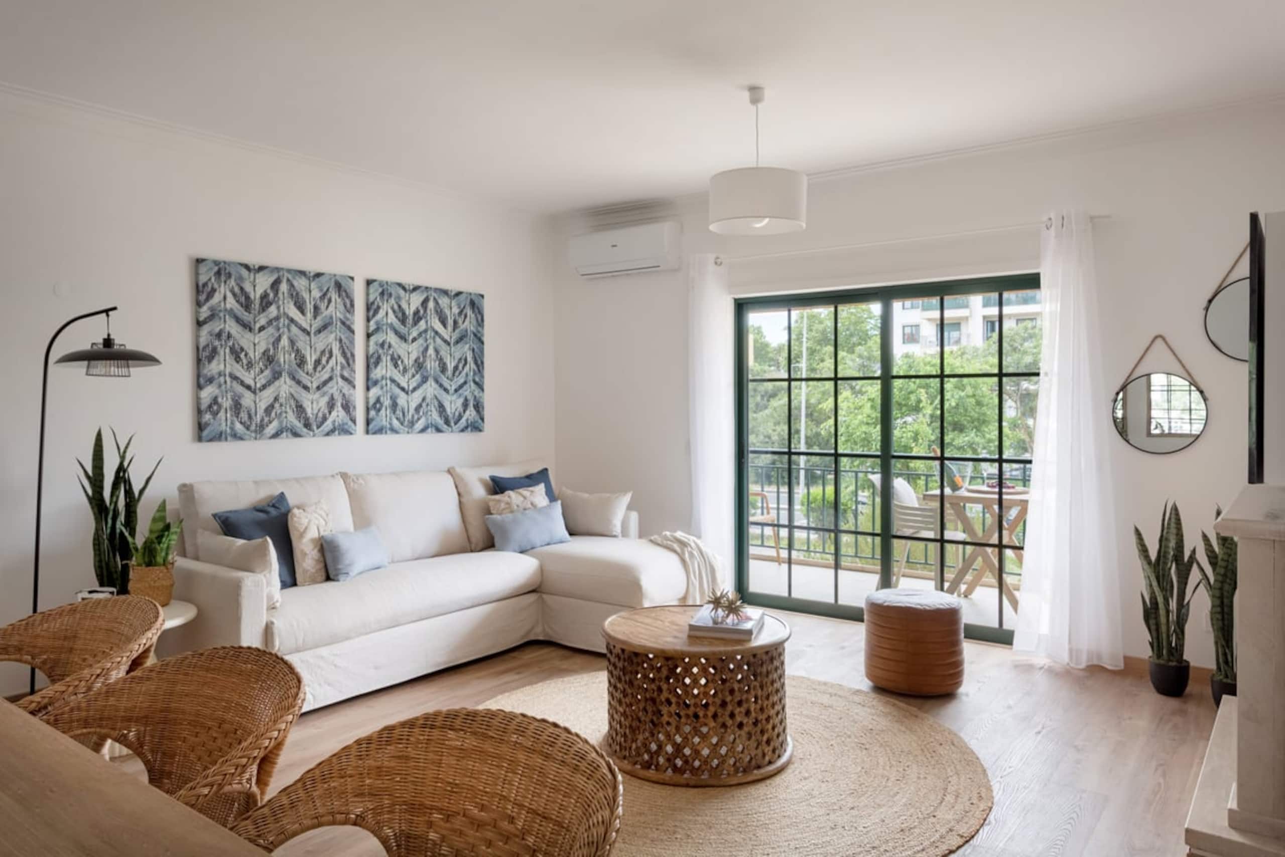 Carcavelos Terrace & Beach Apartment 1