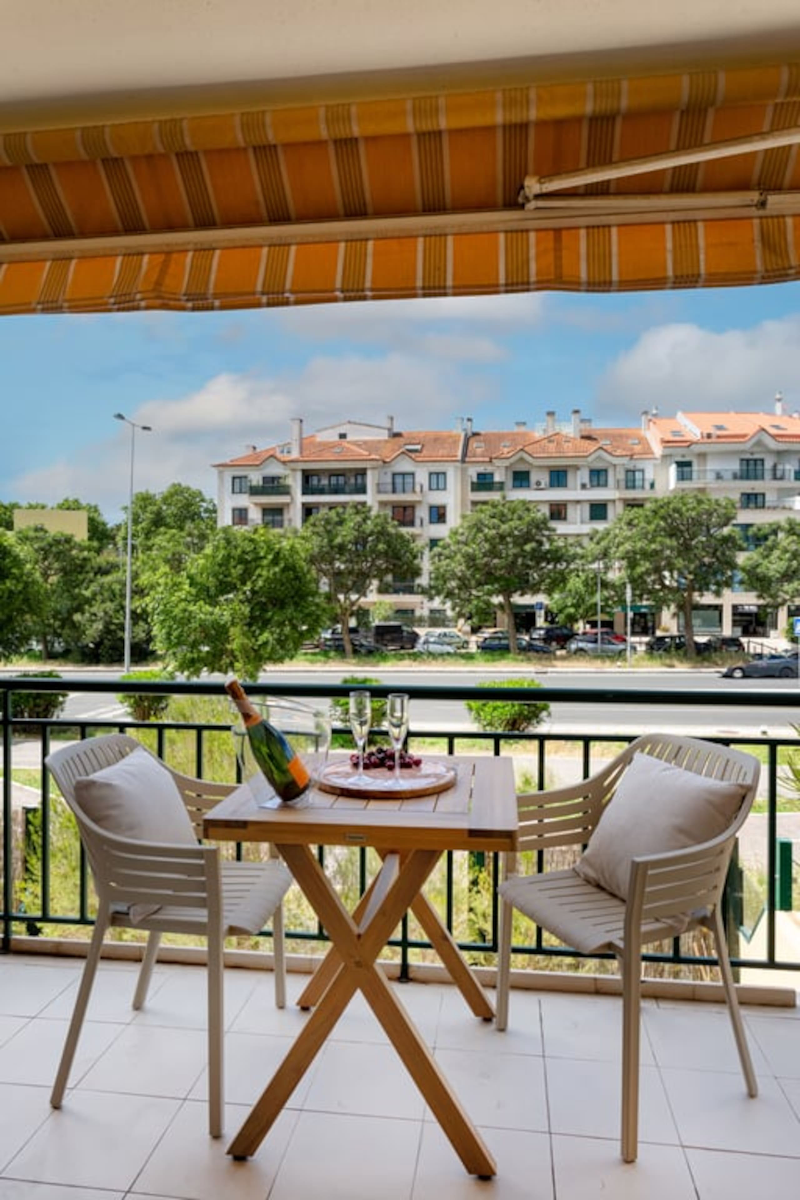 Carcavelos Terrace & Beach Apartment 2