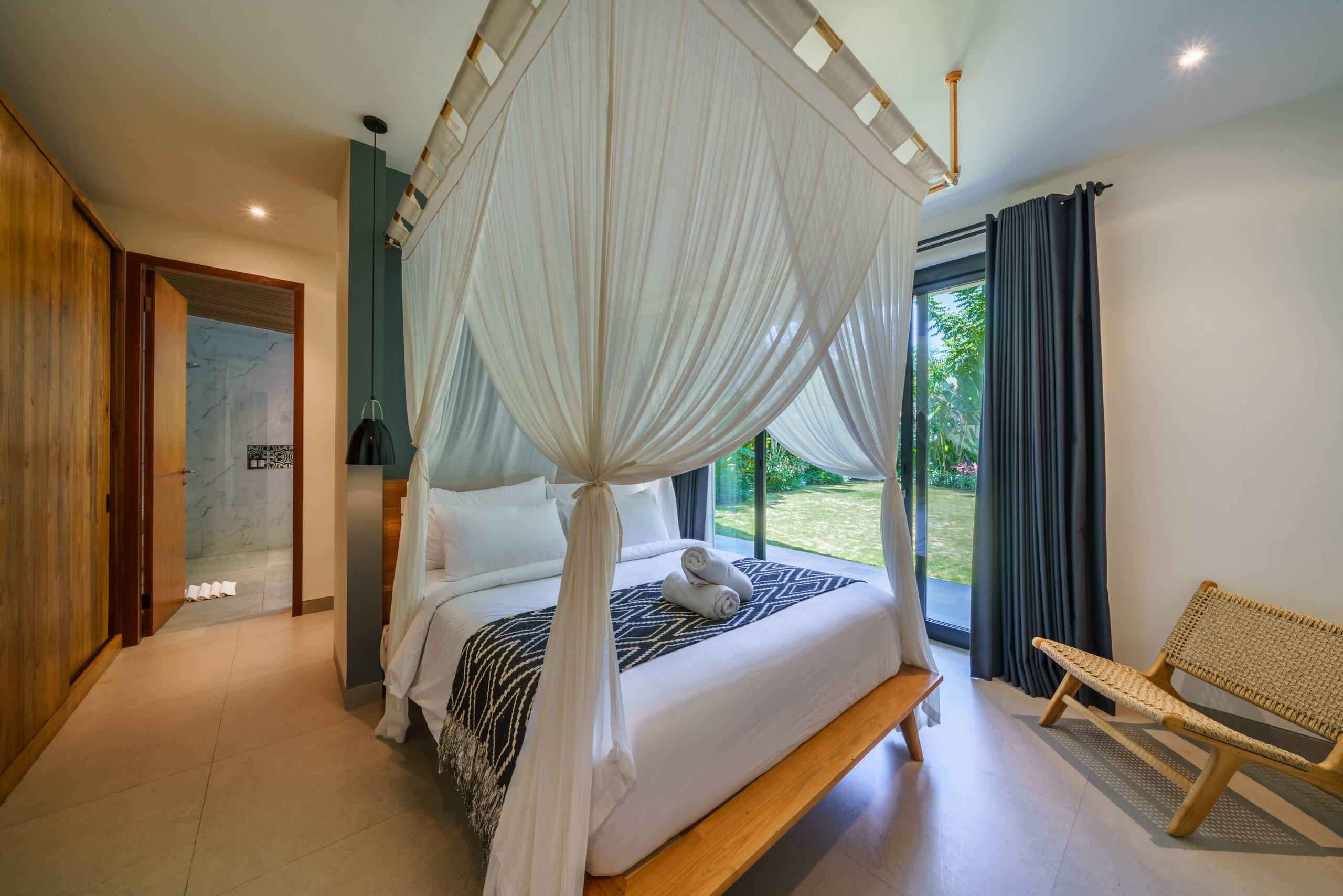 Villa Satiya: Superb tropical 4BR Pererenan villa — photo 5