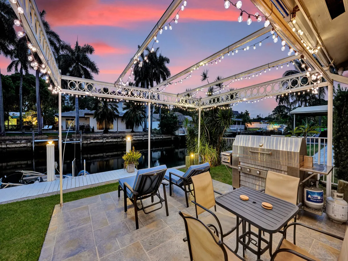 Waterfront Serenity | Heated Pool & BBQ | Koi Pond — foto 2