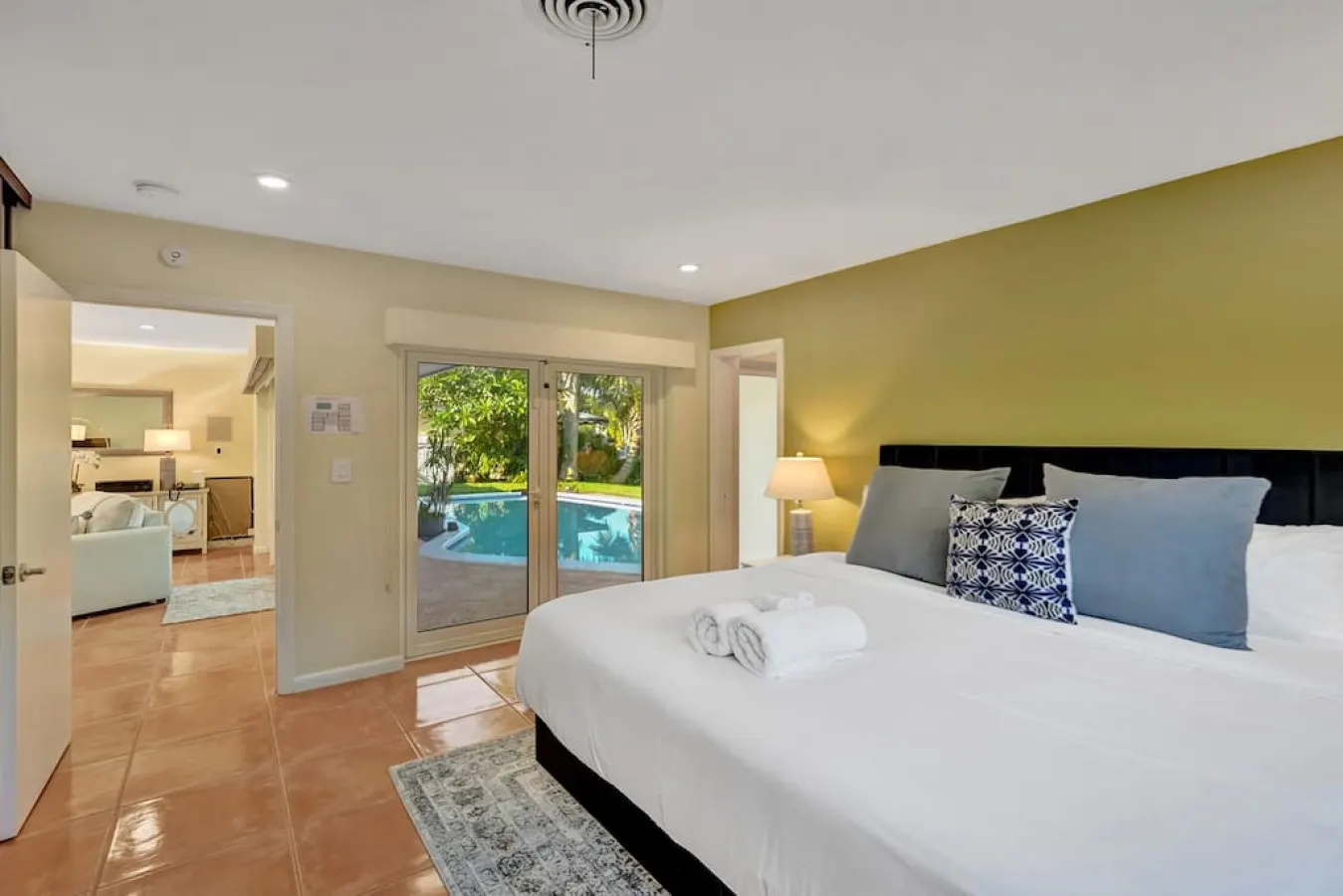 Waterfront Serenity Heated Pool & BBQ Koi Pond 20