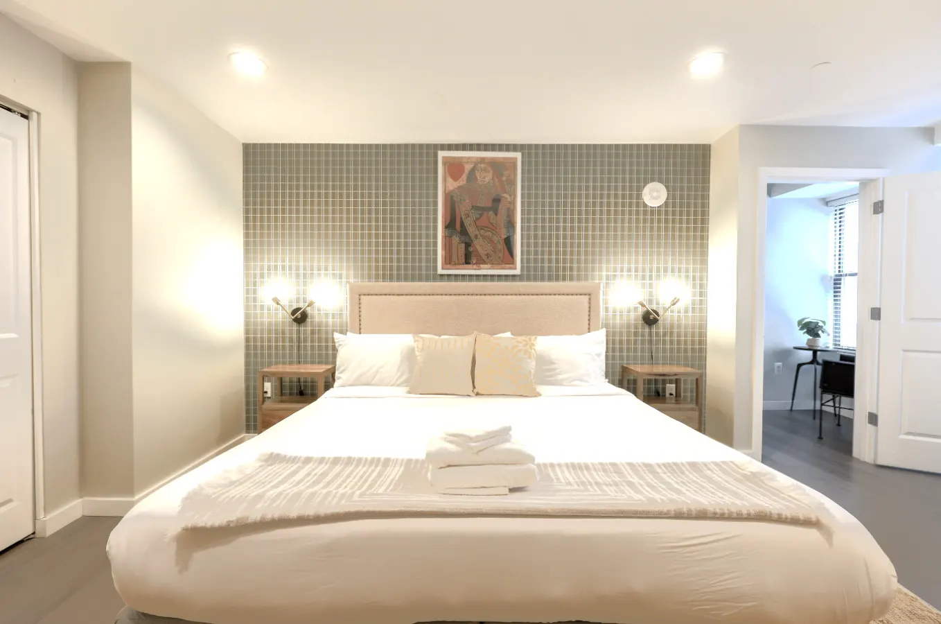 New! Lovely 1br FIDI District Keyless Entry 11