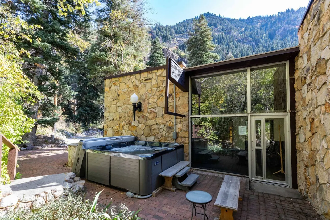 Historic Lodge located on Big Cottonwood River 9