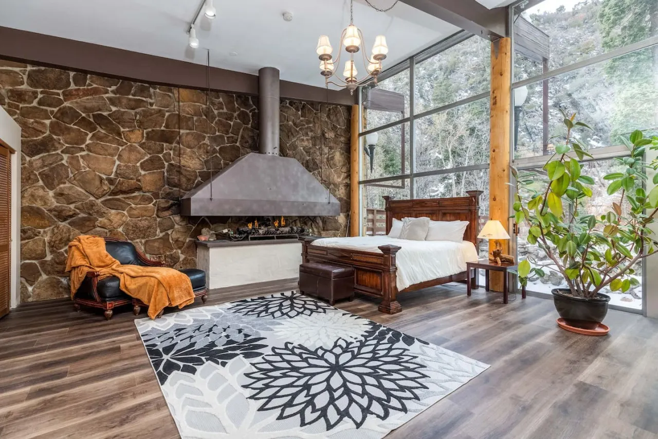 Historic Lodge located on Big Cottonwood River 15